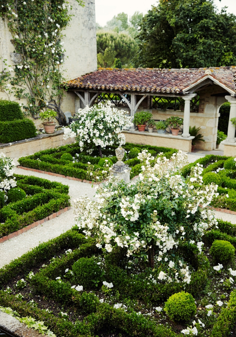Партерный сад пруд французский стиль
